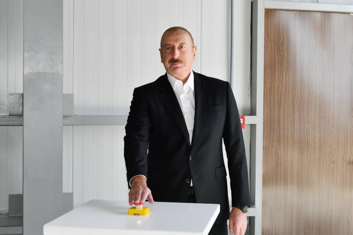 İlham Əliyev “Şimal” Elektrik Stansiyasının yeni estakadasının və su nasos stansiyalarının açılışında iştirak edib - FOTO
