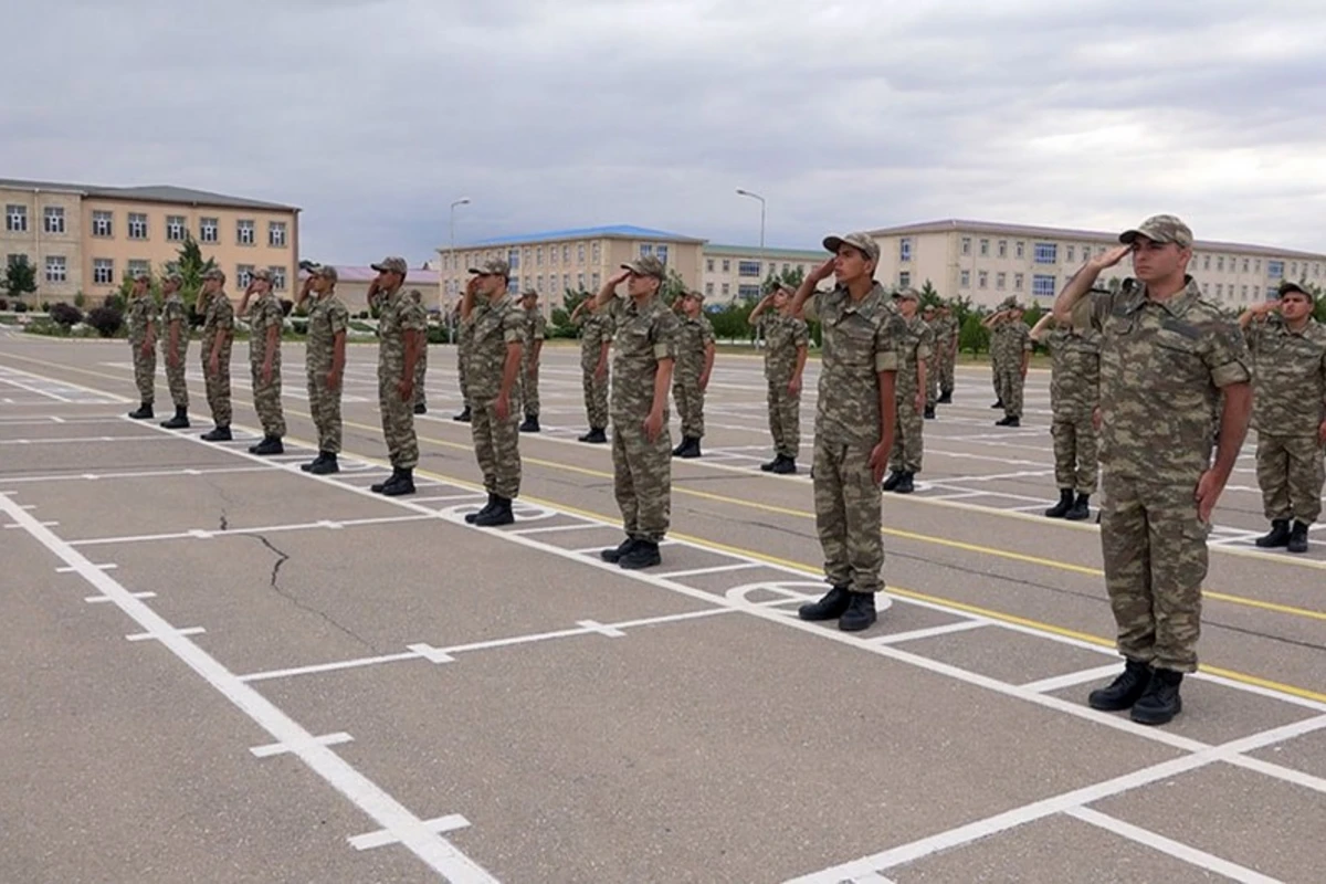 MN Əlahiddə Ümumqoşun Orduda gənc əsgərlərin hazırlıq prosesinin detallarını açıqlayıb - FOTO/VİDEO