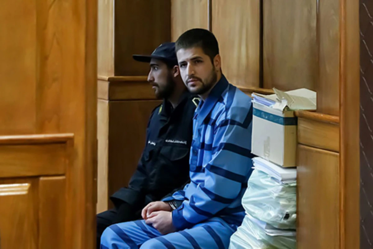 İranlı məhbusun ailəsinə mesajı: Hər an boynumda kəndir hiss edirəm - FOTO