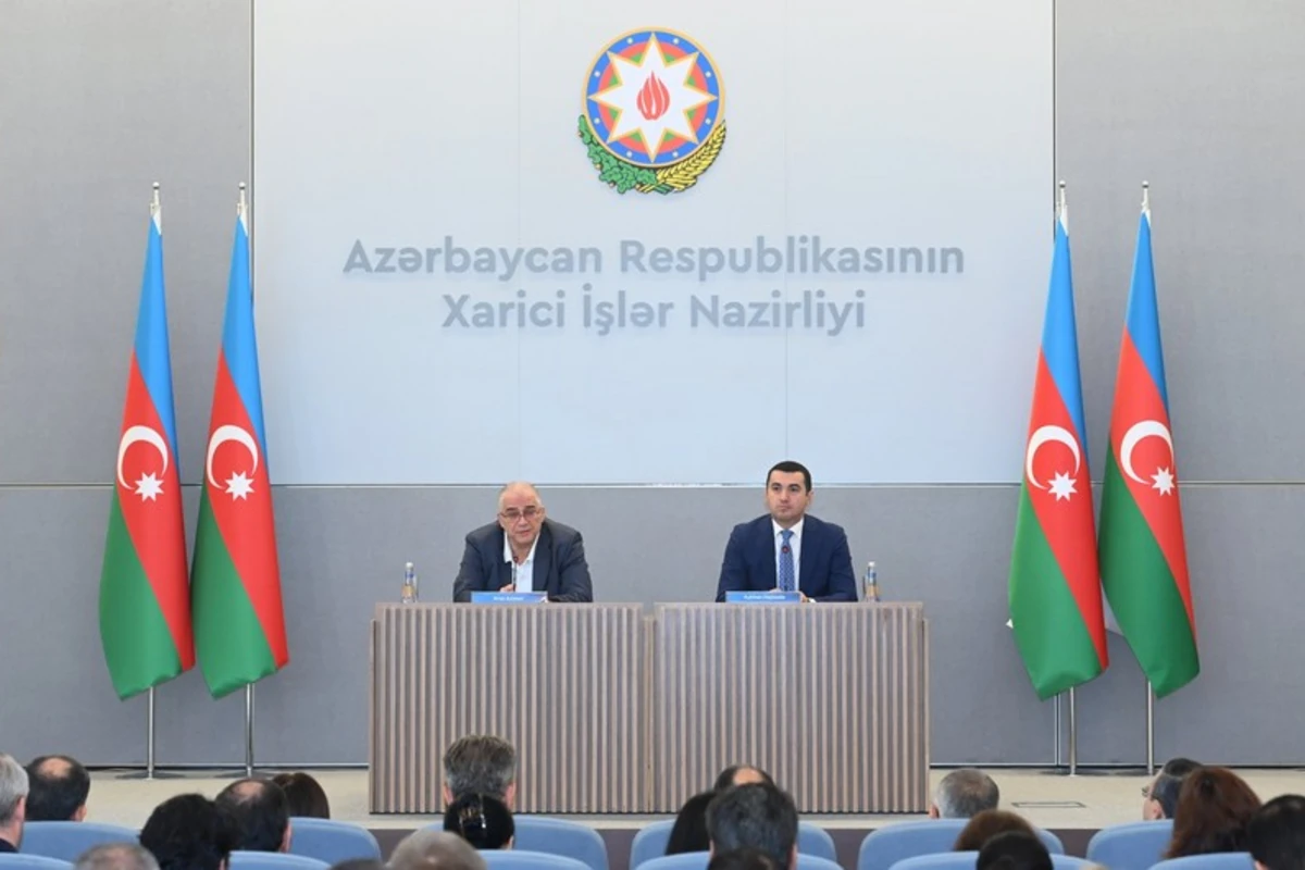 XİN-də Azərbaycanda akkreditə olunmuş diplomatik korpus üçün brifinq keçirilib - FOTO