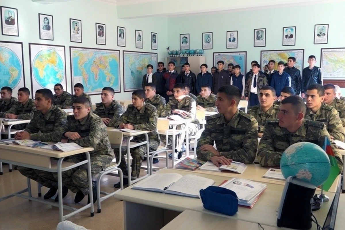 Hərbi liseylərə və Milli Müdafiə Universitetinin nəzdində gizir hazırlıq kursuna qəbul imtahanları keçirilir