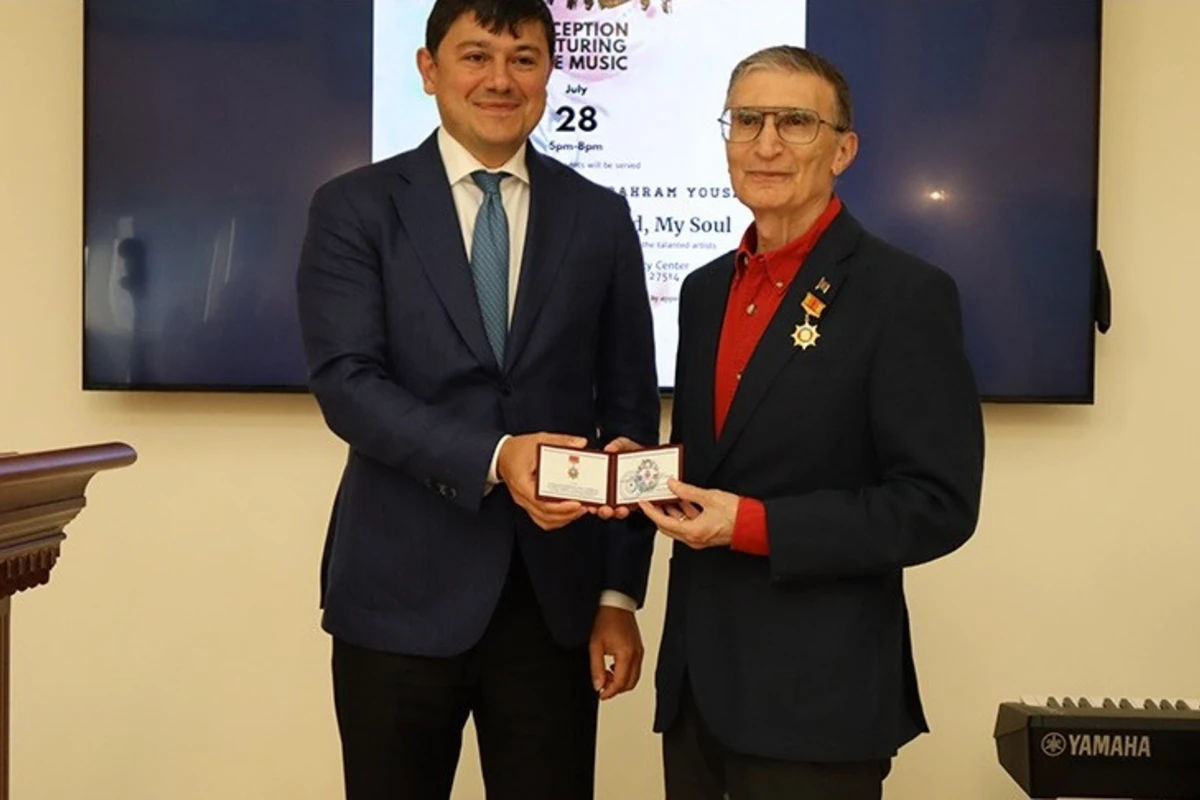 Aziz Sancara Diaspor fəaliyyətində xidmətə görə medalı təqdim edilib - FOTO