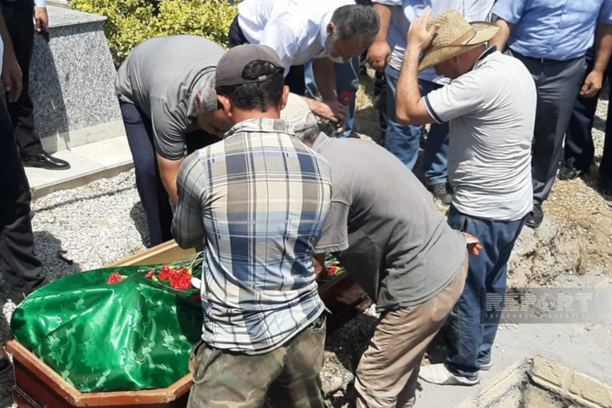 Surət Hüseynov dəfn edildi - FOTO/VİDEO - YENİLƏNİB