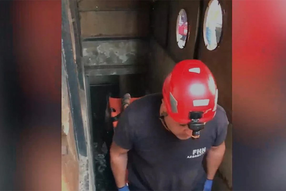 Bakıda dərinliyi 6 metr olan zirzəmiyə yıxılan uşaq xilas edilib