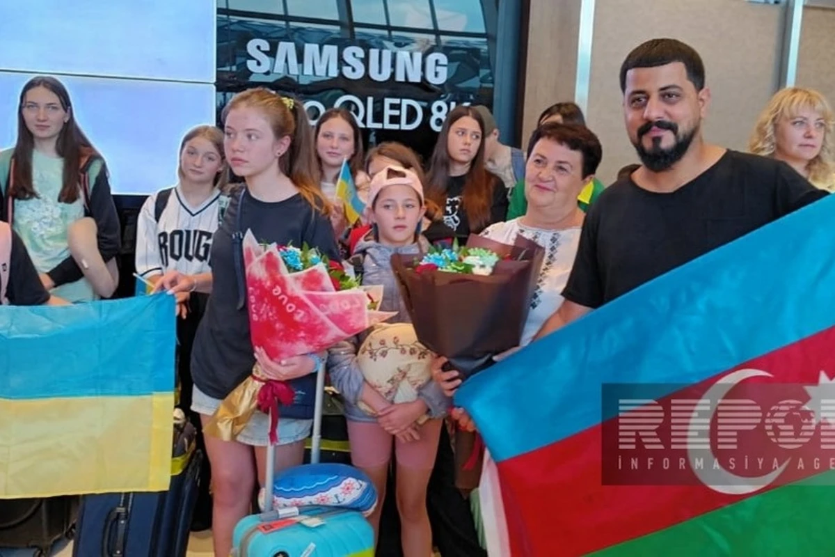Müharibədən zərər çəkən daha bir qrup ukraynalı uşaq Azərbaycana gətirilib - FOTO