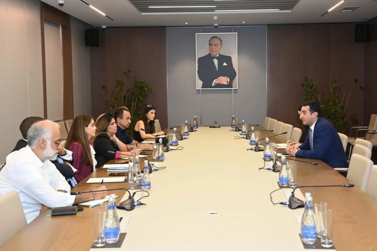Ayxan Hacızadə ABŞ-dan olan jurnalistləri regiondakı vəziyyət barədə məlumatlandırıb - FOTO