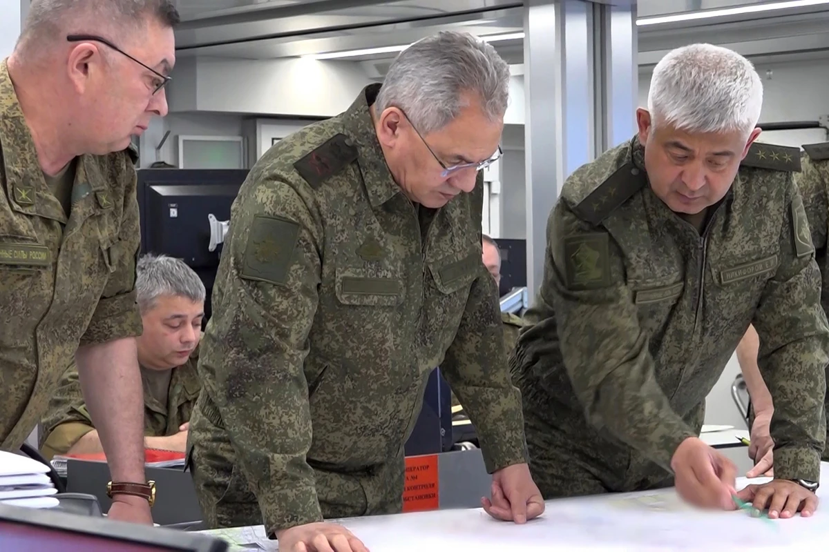 Şoyqu “Mərkəz” qoşun qruplaşmasının ön komanda məntəqəsinə baş çəkib