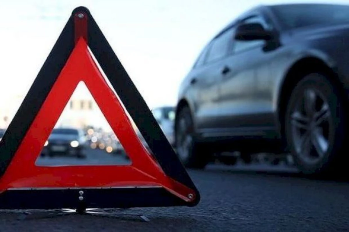 Житель Баку угнал автомобиль с автомойки и совершил ДТП