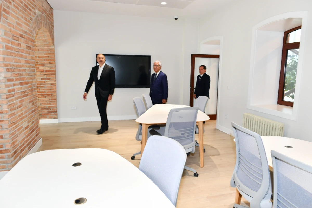 Prezident Qazax Müəllimlər Seminariyası ADA Universiteti Qazax Mərkəzində yaradılan şəraitlə tanış olub - FOTO - YENİLƏNİB