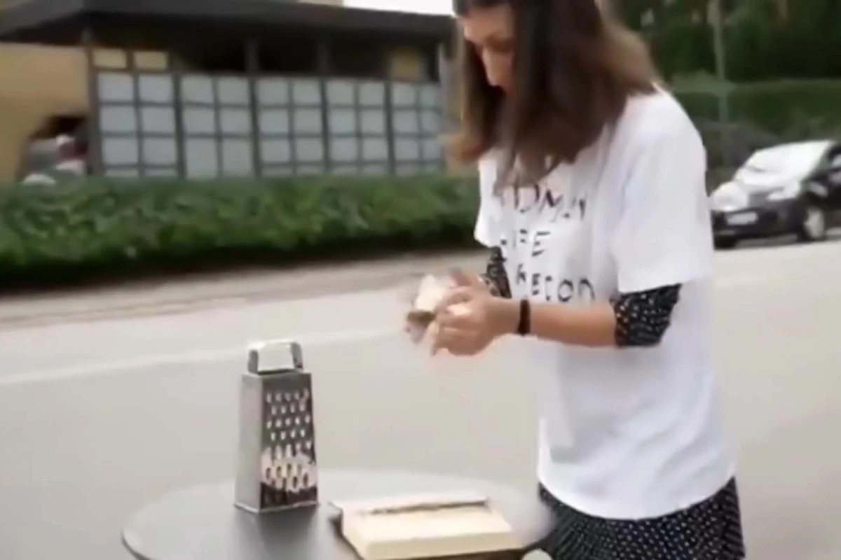 Danimarkada iranlı qadın “Quran”ı təhqir etdi - VİDEO