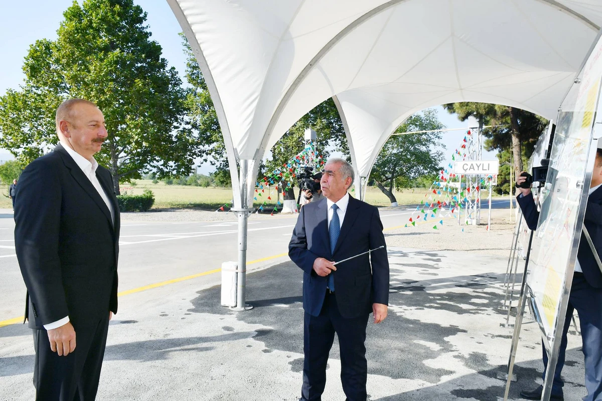 İlham Əliyev Qarapapaq-Çaylı avtomobil yolunun açılışında iştirak edib - FOTO