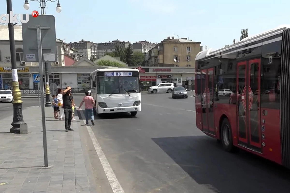 Почему на круговой развязке в Баладжары к остановке не подъезжают автобусы? - ВИДЕО