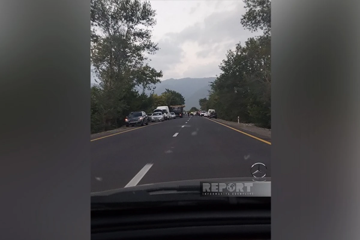 В Шеки произошла цепная авария, есть пострадавшие