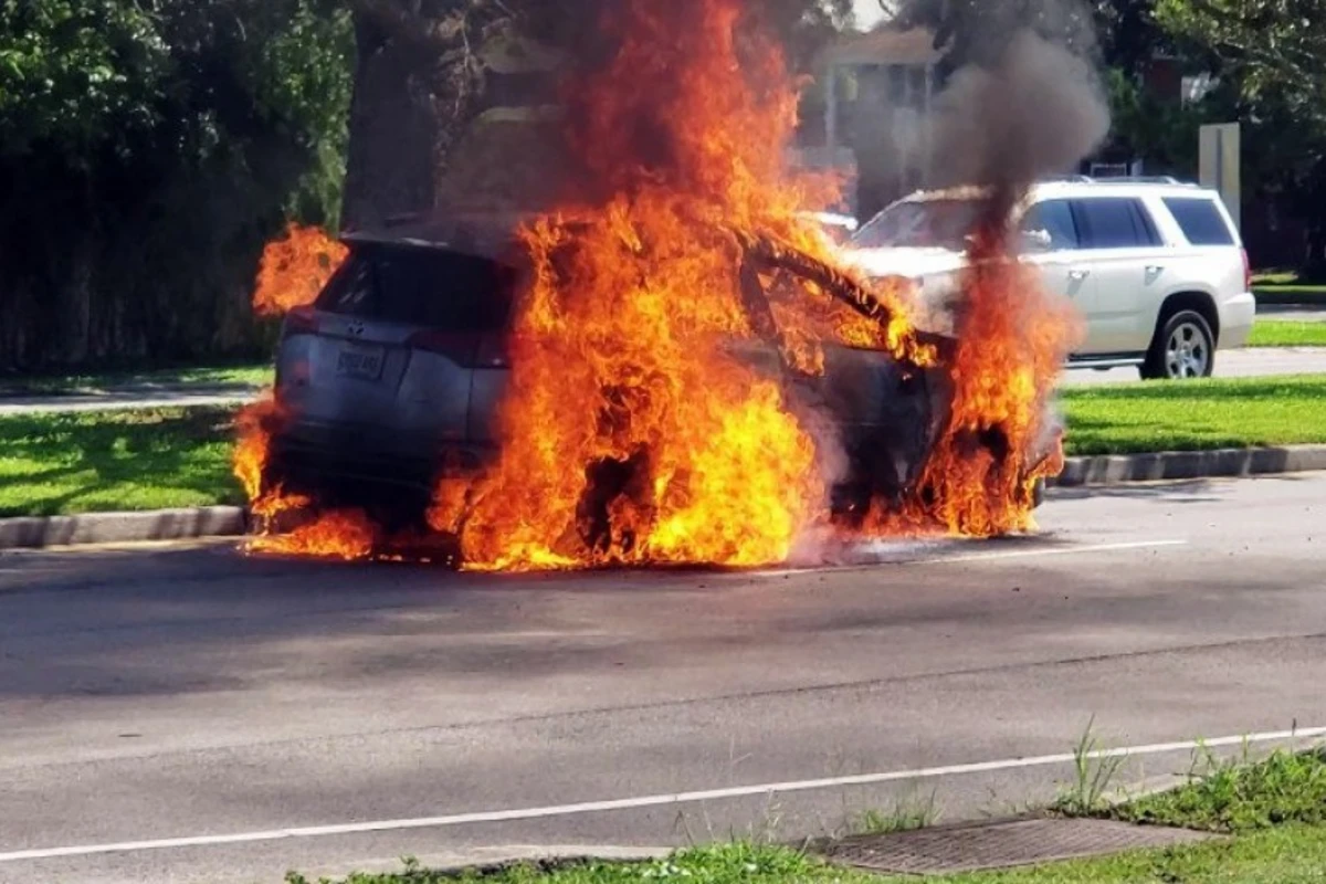 Bakıda “Toyota” yanıb