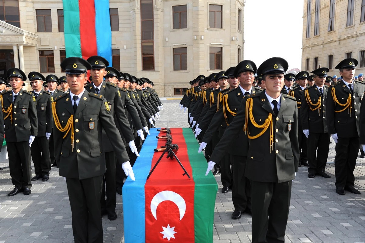 Daxili Qoşunların Ali Hərbi Məktəbinə əlavə kursant qəbulu elan edilib Daxili Qoşunların Ali Hərbi Məktəbinə əlavə kursant qəbulu elan edilib