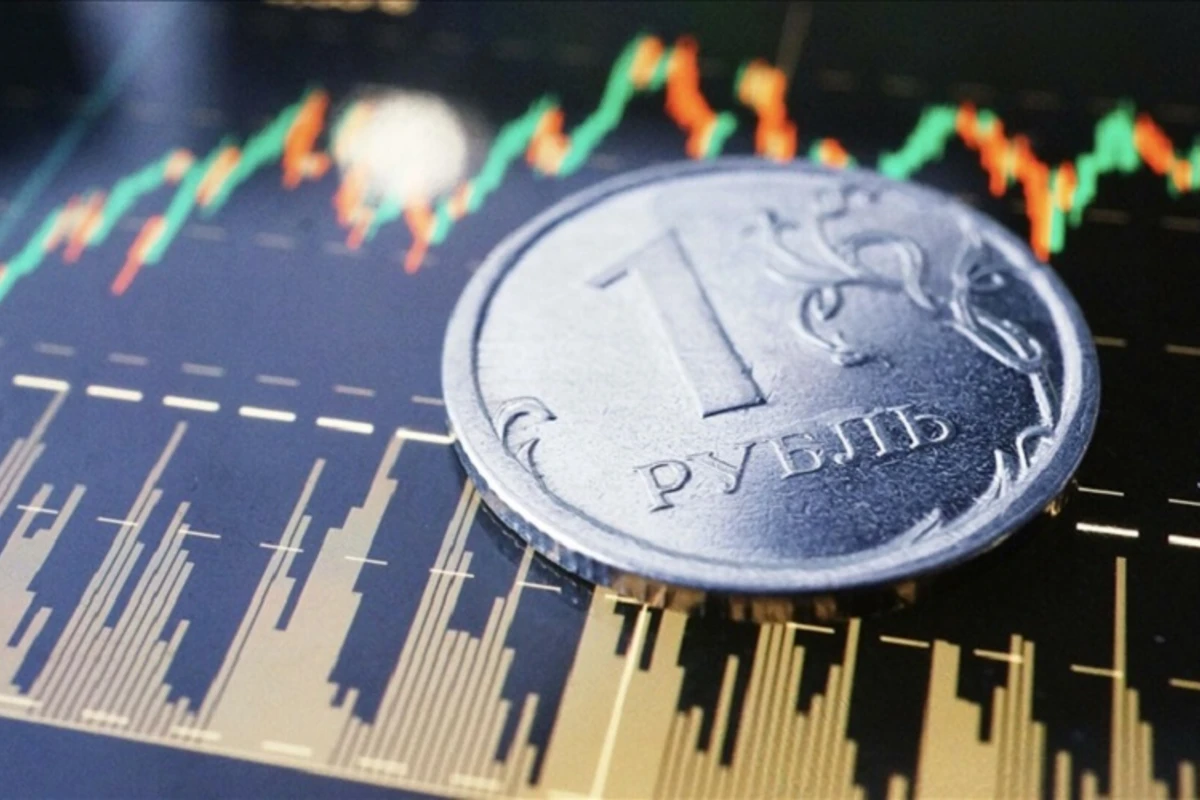 В России курс доллара превысил 100 рублей