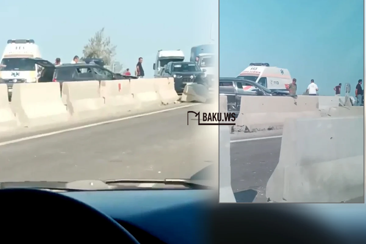 Quba-Xaçmaz yolunda avtomobil beton arakəsməyə çırpıldı - VİDEO