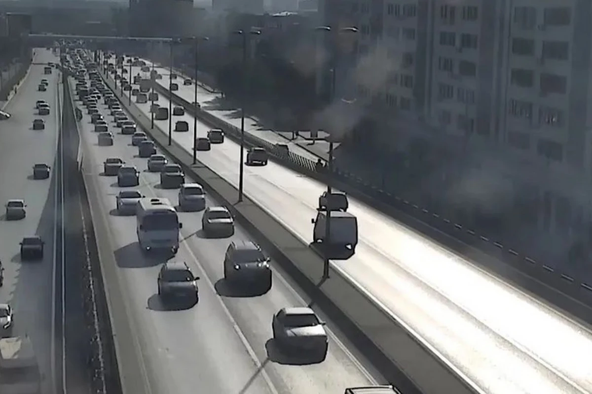 Bakının bir sıra yollarında tıxac yaranıb