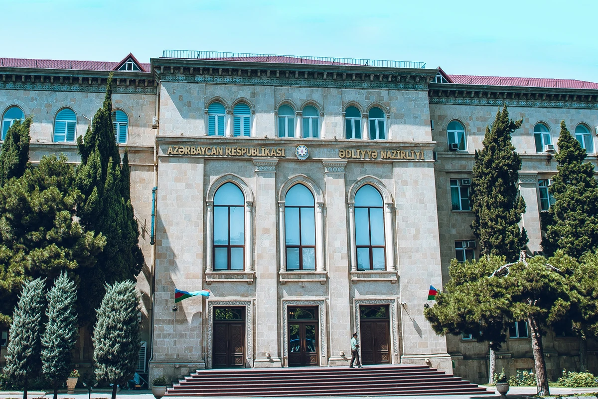 Ədliyyə Nazirliyi 13 partiyanı ləğv edib
