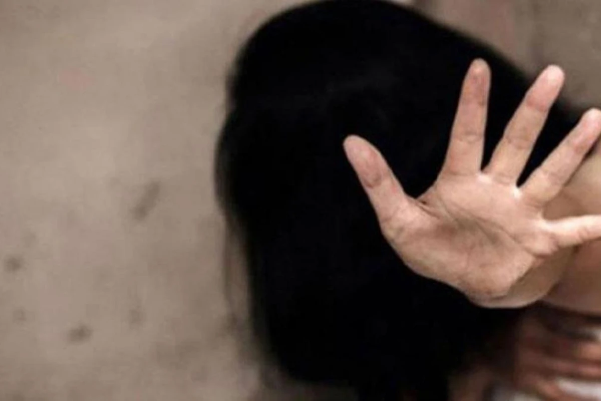 Arvadına dörd bıçaq vuran şəxsə şərti cəza verildi