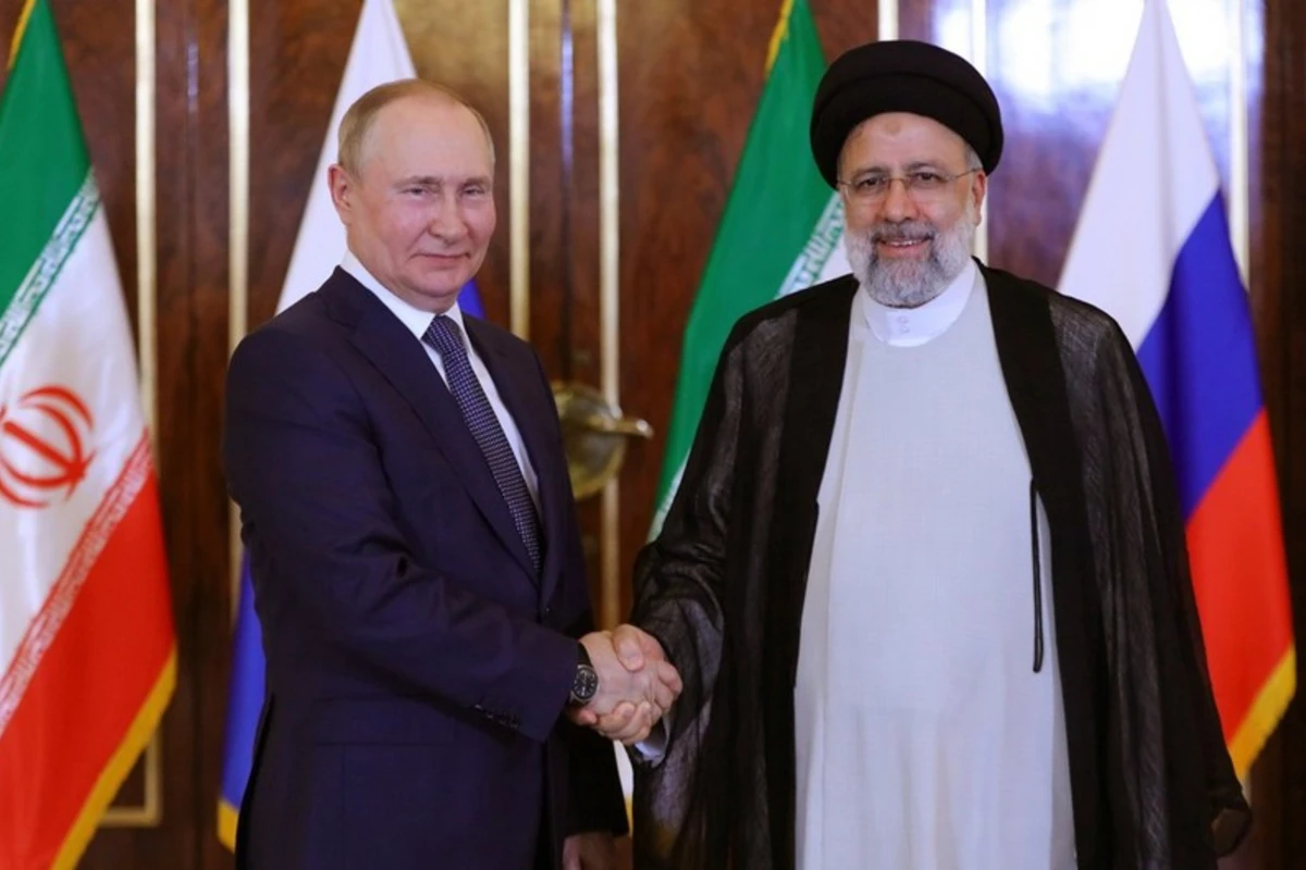 Putinlə Rəisi arasında telefon danışığı olub