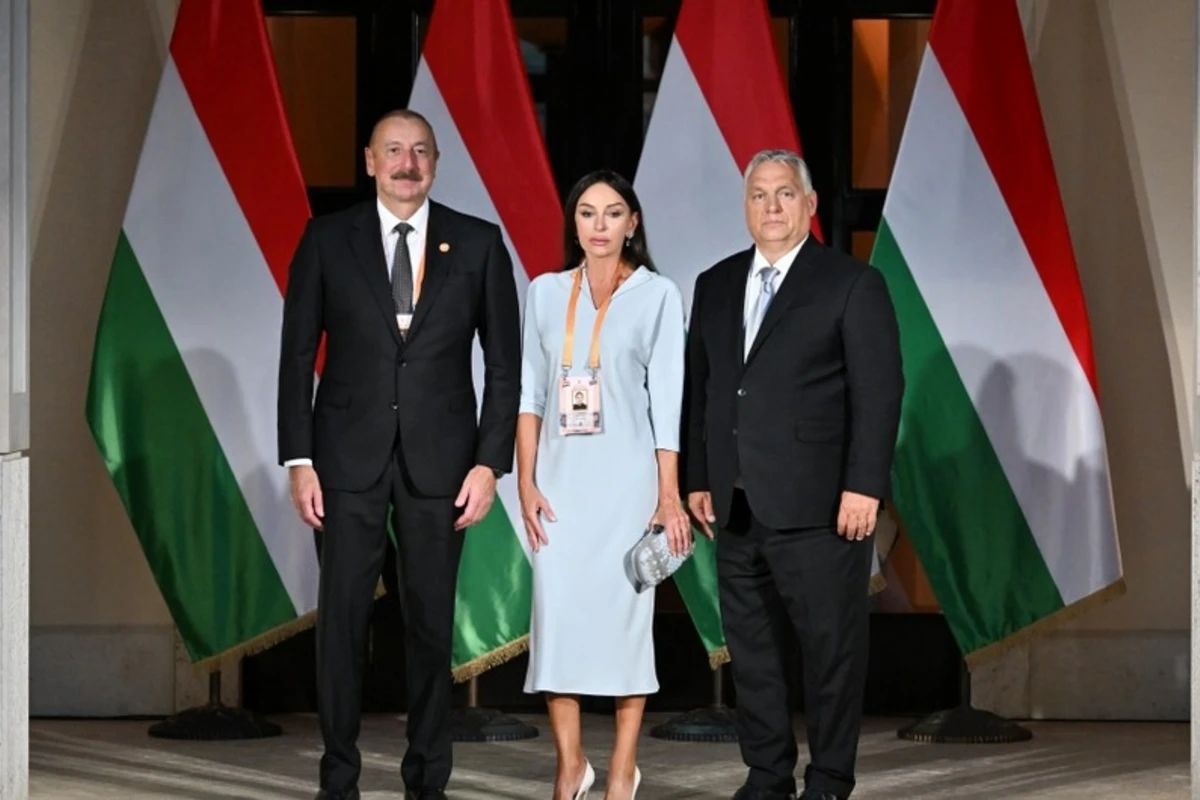 Prezident İlham Əliyev və birinci xanım Mehriban Əliyeva Budapeştdə ziyafətdə iştirak ediblər