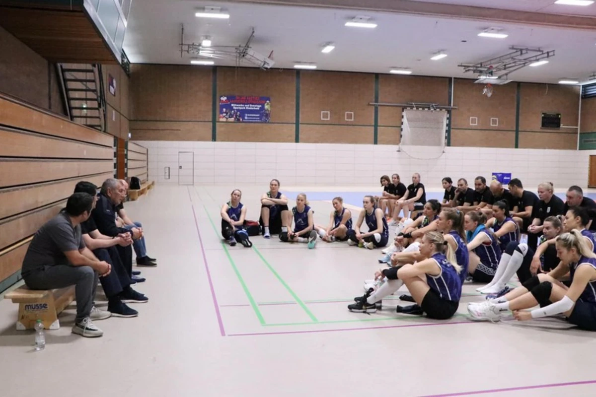 Azərbaycan Voleybol Federasiyasının rəhbərliyi millinin düşərgəsinə baş çəkib - FOTO