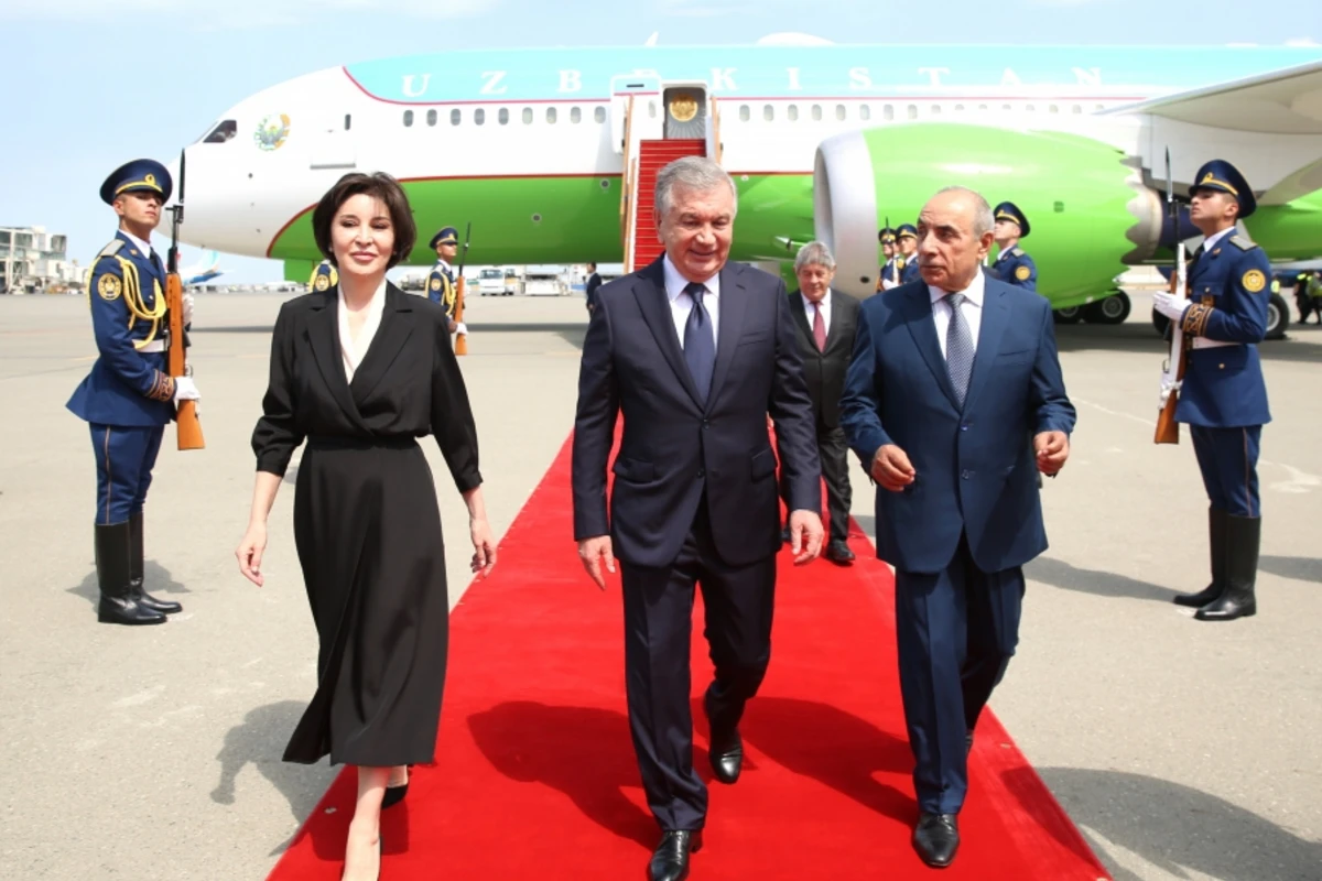 Шавкат Мирзиеев прибыл в Азербайджан - ОБНОВЛЕНО + ФОТО