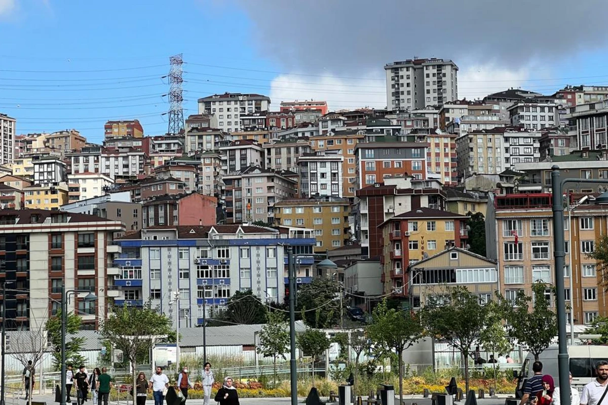 Güclü zəlzələ gözlənilən şəhərdə 600 min bina çox risklidir - Nazir açıqladı