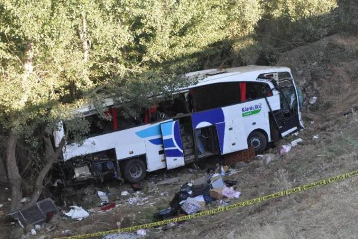 12 nəfərin öldüyü ağır qəzanın Təfərrüatı məlum oldu - Sürücü sükan arxasında… - FOTO