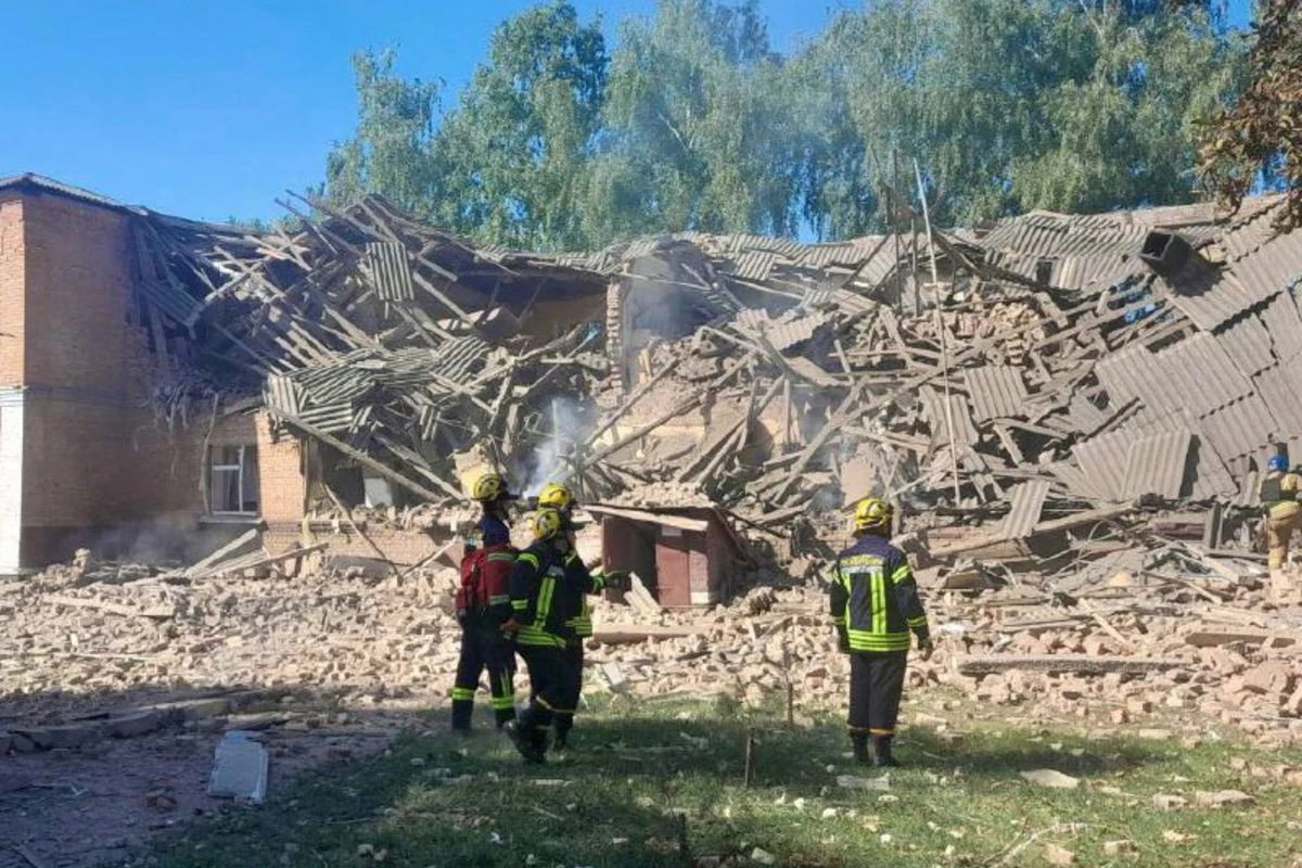 Rusiya ordusu Ukraynada məktəbi vurdu - Ölənlər var - FOTO Rusiya ordusu Ukraynada məktəbi vurdu - Ölənlər var - FOTO