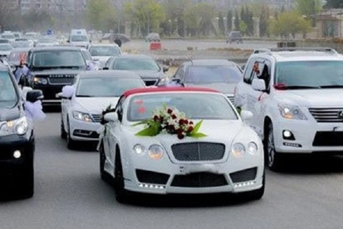 “Lexus”la toy karvanında avtoxuliqanlıq edən şəxs HƏBS EDİLDİ - FOTO/VİDEO “Lexus”la toy karvanında avtoxuliqanlıq edən şəxs HƏBS EDİLDİ - FOTO/VİDEO