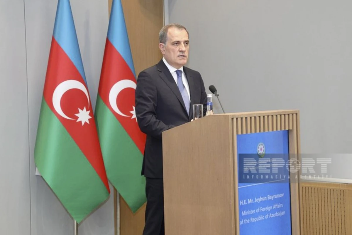 Глава МИД: Армения политизирует вопрос, отказываясь от предложенных Азербайджаном путей перевозки гумгрузов