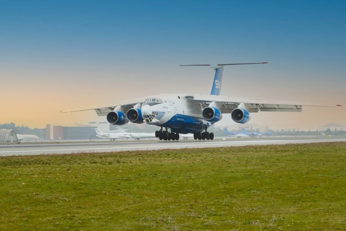 Совершивший экстренную посадку в Германии самолет Silk Way Airlines готовится к вылету
