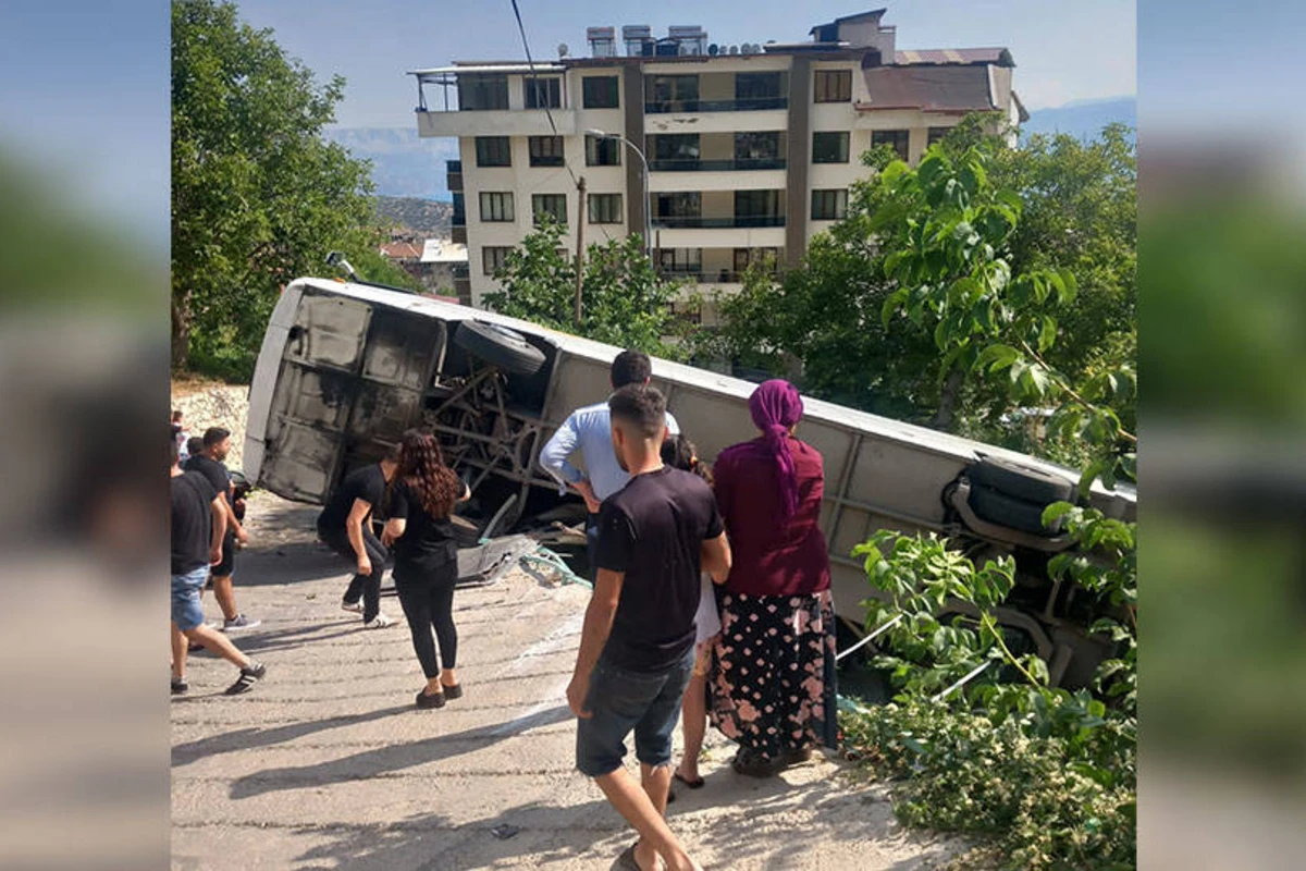 Türkiyədə tur avtobusu aşıb - FOTO