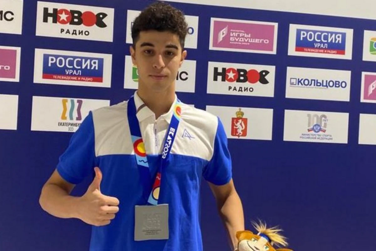 Azərbaycan üzgüçüsü beynəlxalq festivalda gümüş medal qazanıb - FOTO