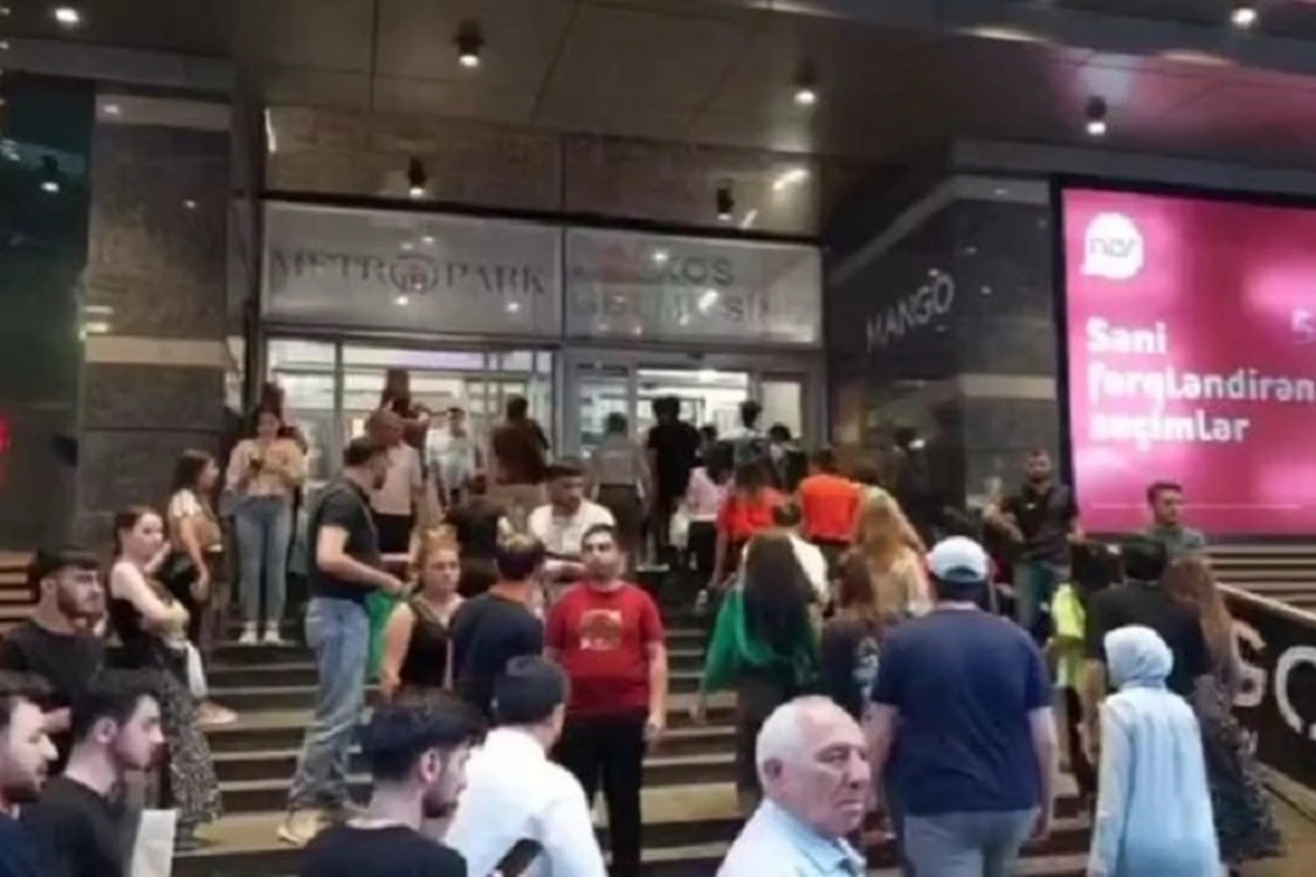 “Metropark”a partlayıcı qoyulması ilə bağlı həyəcan yaşandı - VİDEO “Metropark”a partlayıcı qoyulması ilə bağlı həyəcan yaşandı - VİDEO