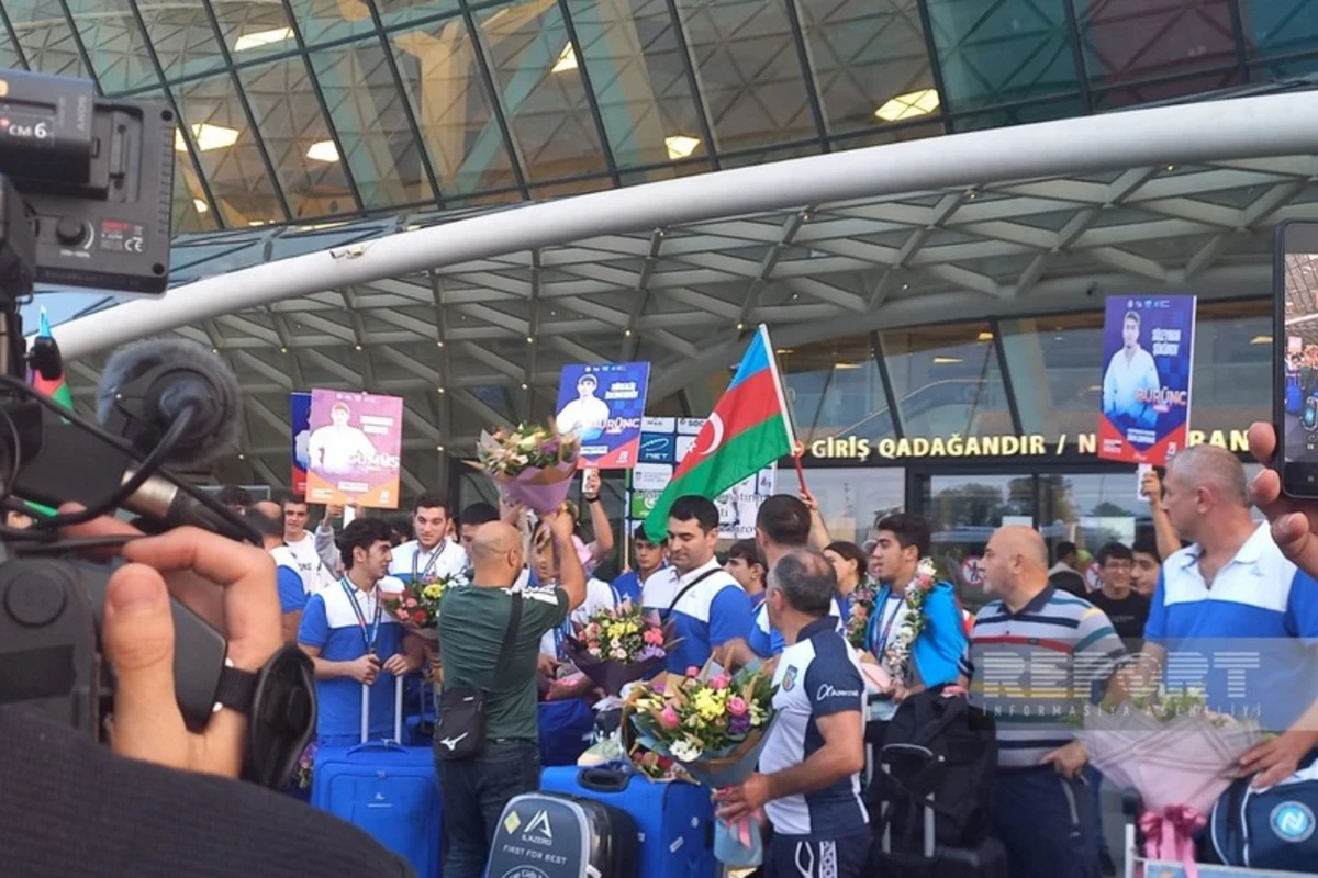 Azərbaycanın yeniyetmə cüdoçuları Xorvatiyadan Vətənə qayıdıblar - FOTO