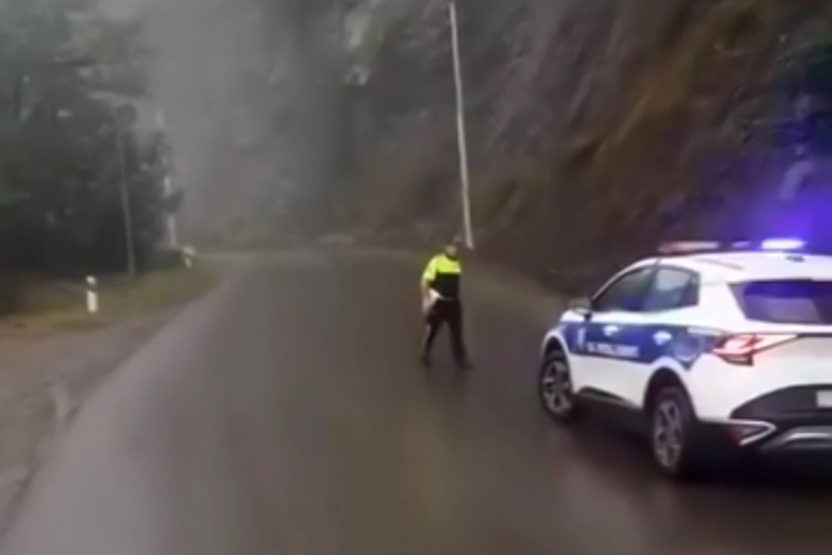 Azərbaycan polisindən nümunəvi addım - VİDEO