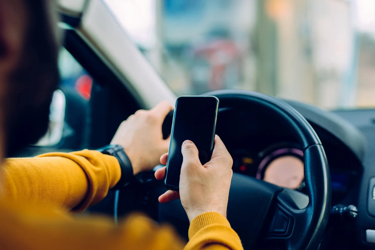 Sükan arxasında mobil telefondan istifadə edən sürücülərə MÜRACİƏT - VİDEO