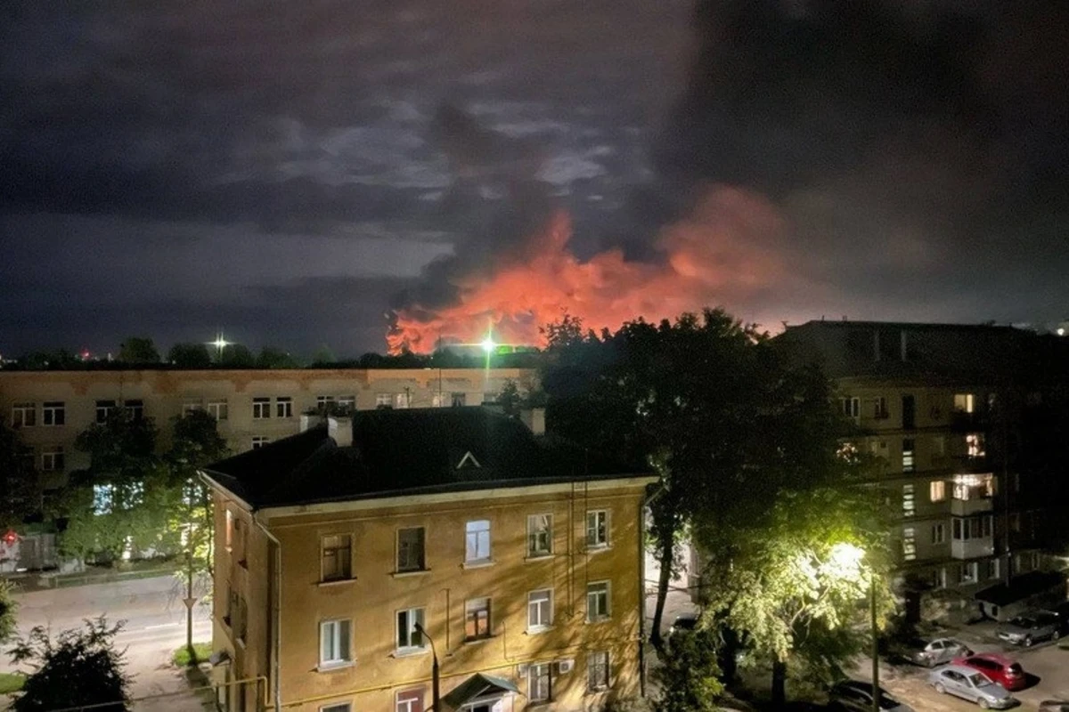 Беспилотники атаковали аэродром в Псковской области РФ, подбиты четыре самолета - ВИДЕО