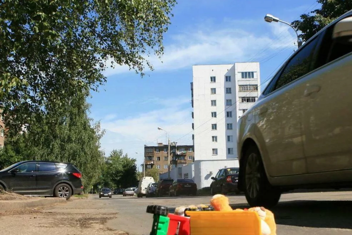 В Баку автомобиль переехал ногу ребенка