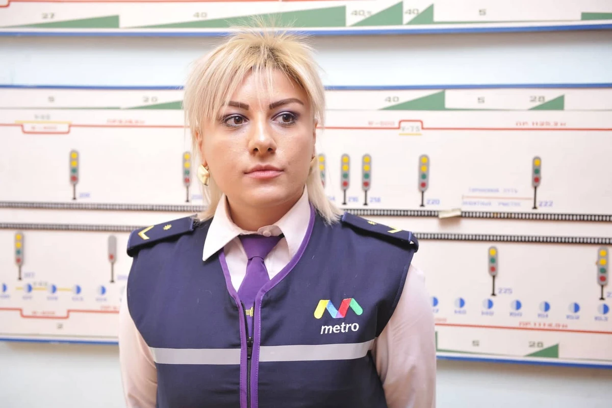Bakı metrosu: İşdən azad edilmiş maşinist sükan arxasında mobil telefonda film izləyib
