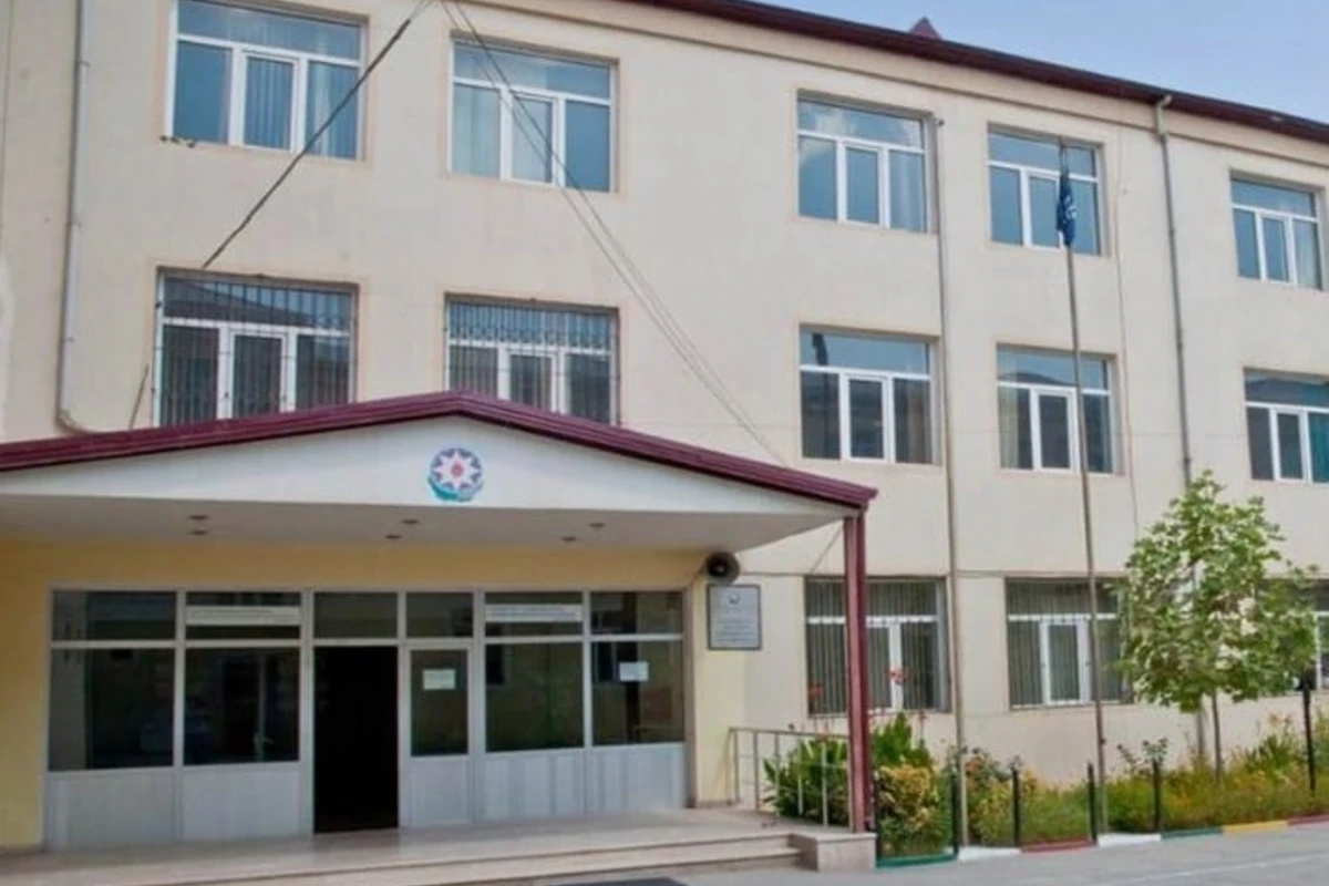 Bakıda bu məktəbin 2 sinifinin bütün məzunları tələbə adını qazandı - FOTO