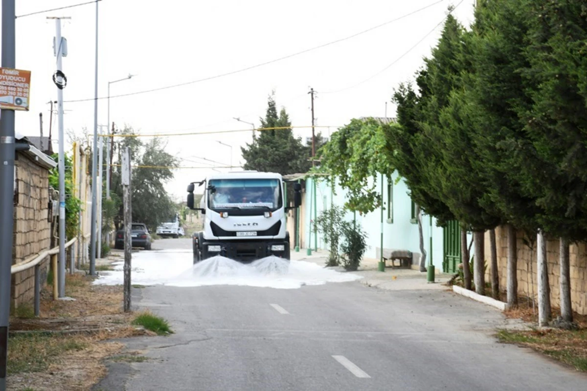 Bu gün Bakının 554 küçəsi yuyuldu - FOTO