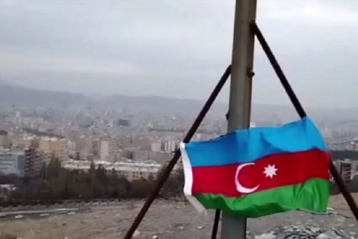 Təbrizdə Azərbaycan bayrağı dalğalandı - VİDEO