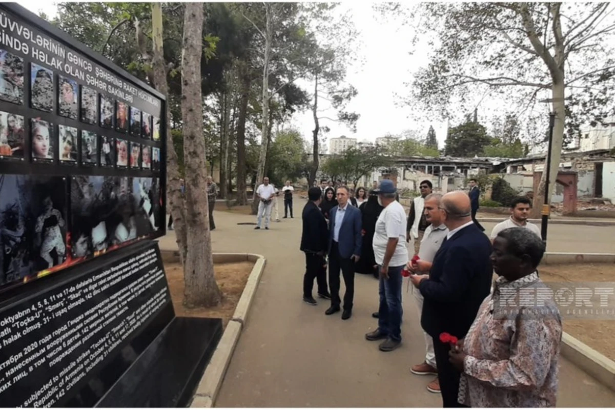 İƏT nümayəndə heyəti Gəncədə ermənilərin raket hücumuna məruz qalan əraziyə baxış keçirib - FOTO