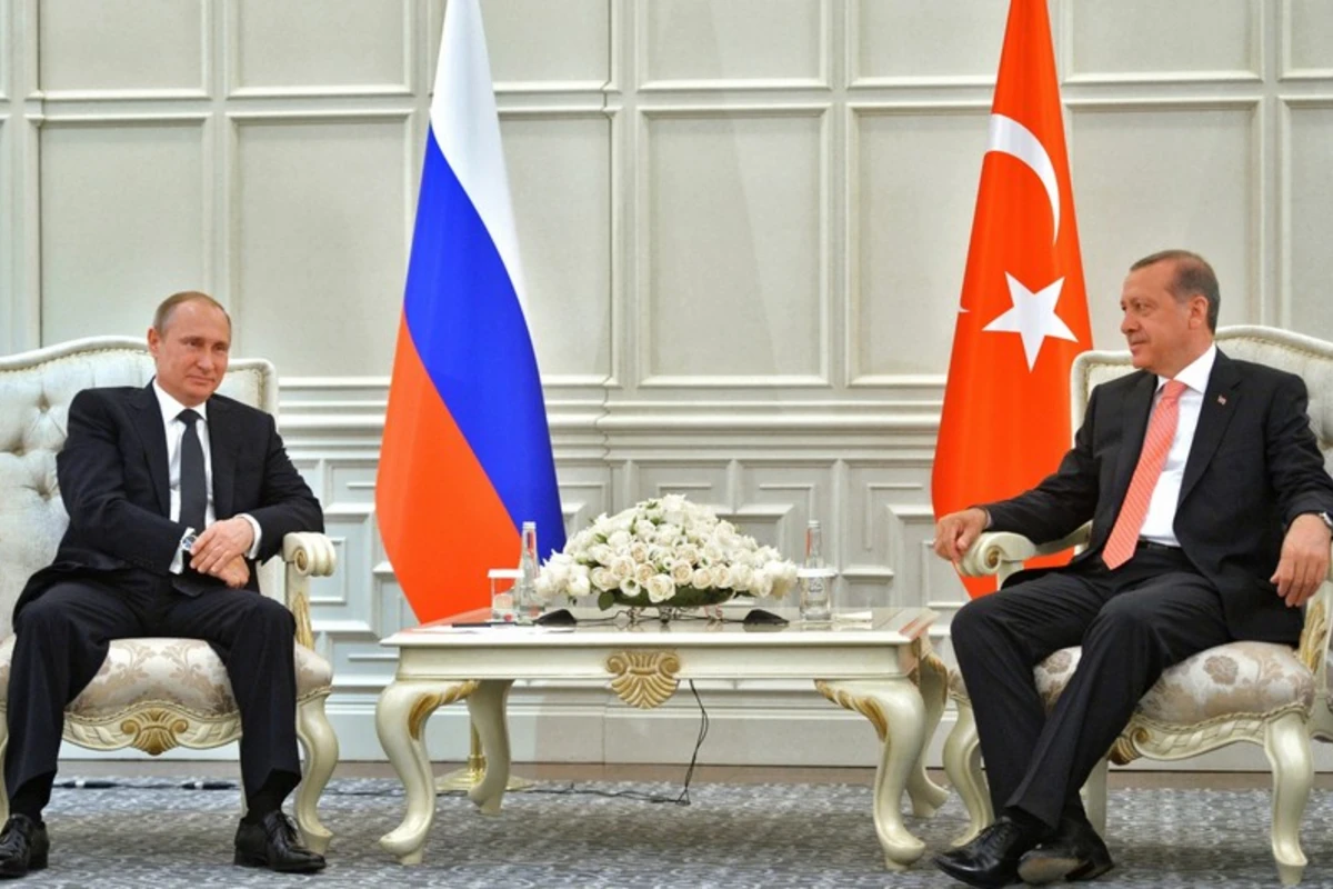 Putin Ərdoğana Mixail Qusmanın onun haqqında çəkdiyi filmi təqdim edib