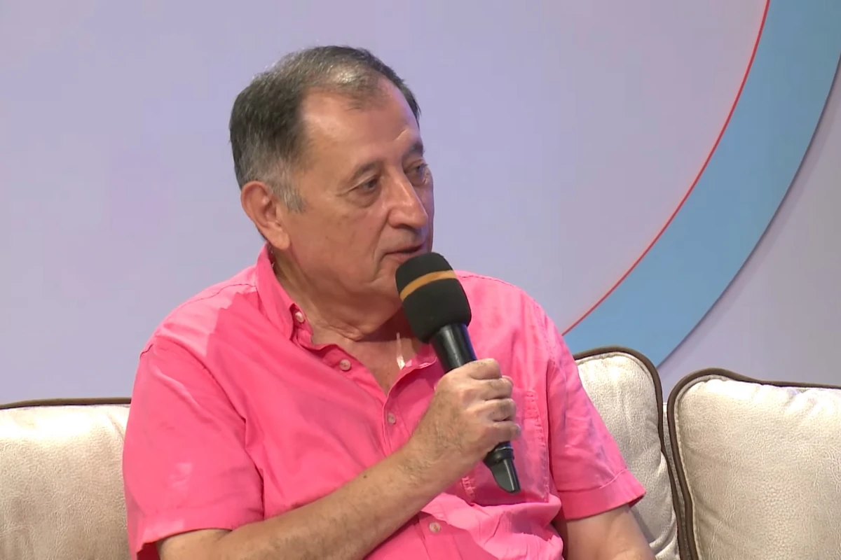 Baba Vəziroğlu: Bəzi televiziyalar cəmiyyətin quyruğunda sürünmək istəyir - VİDEO