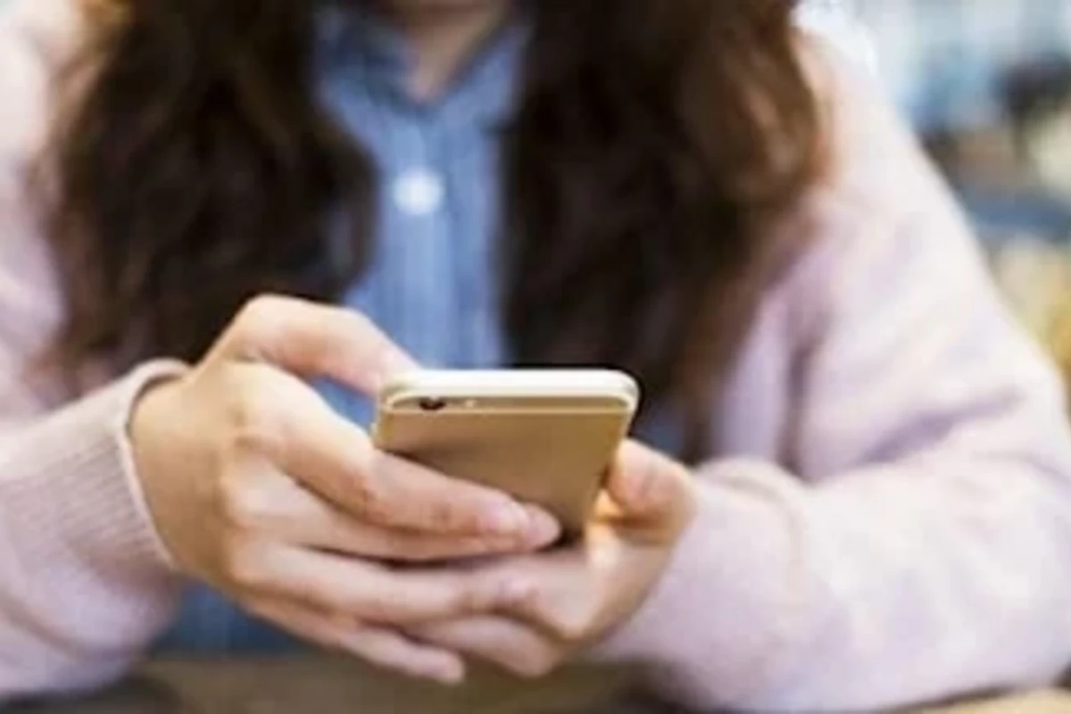 Türkiyədə məktəbə telefon gətirmək qadağan edildi